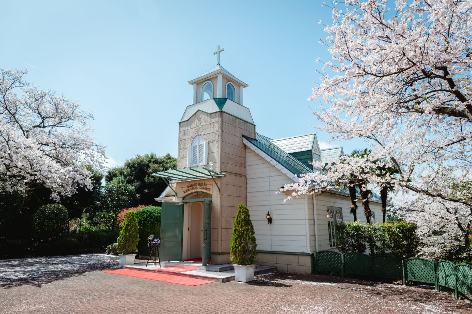 フォトウェディング　横浜　ウェディングドレス　チャペル　教会　カメラマン　オシャレ