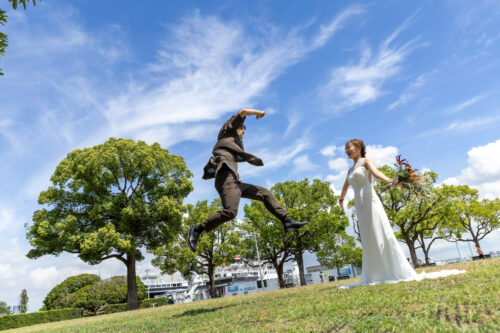 ジョギング好きの二人のジャンプショット