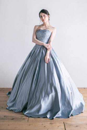 ウェディング　ドレス　ブライダル　ウエディング　フォトジェリッシュ　洋装　フォト　ウェディング　横浜　東京　人気　オススメ　種類　デザイン　失敗　髪型　インナー　クリーニング　オーダー　メイド　可愛い　オシャレ　レンタル　安い　購入　歩き方　カラー　グレー　a　ライン