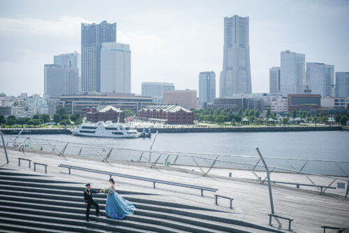 大さん橋　大桟橋　晴れ　夏　青空　撮影　レポート　卒花　家族　警察官