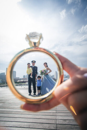 大さん橋　大桟橋　晴れ　夏　青空　撮影　レポート　卒花　家族　警察官