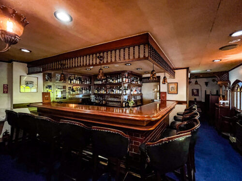 喫茶　横浜　アンティーク　レトロ　クラシカル　ビンテージ　英国館　バー