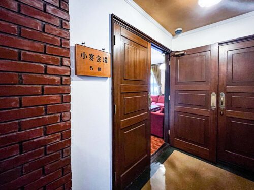 喫茶　横浜　アンティーク　レトロ　クラシカル　ビンテージ　レンガ　ビスカウト　家族婚　少人数　結婚式　会食　家族　食事会　宴会場