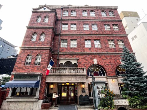 馬車道十番館　外観　横浜　アンティーク　ビンテージ　レトロ　クラシカル　レンガ　ビスカウト　家族婚　少人数　結婚式　会食　家族　食事会