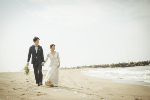 フォトウェディング　金沢　ウェディングドレス　海　内灘　カメラマン　オシャレ