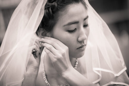 結婚式　横須賀基地　披露宴　教会　チャペル　海軍　ネイビー　アメリカ軍　米軍　新婦支度　イヤリング　アクセサリー