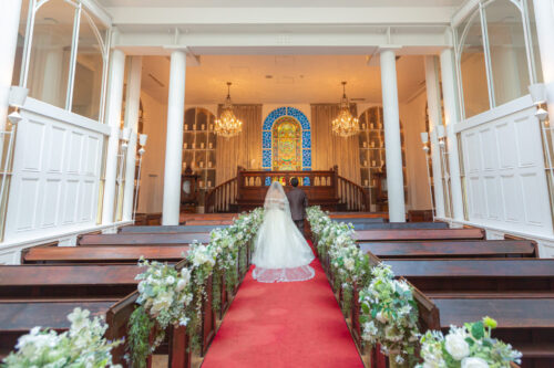 バンクドロア　チャペル　教会　ウェディングドレス　ステンドグラス　横浜