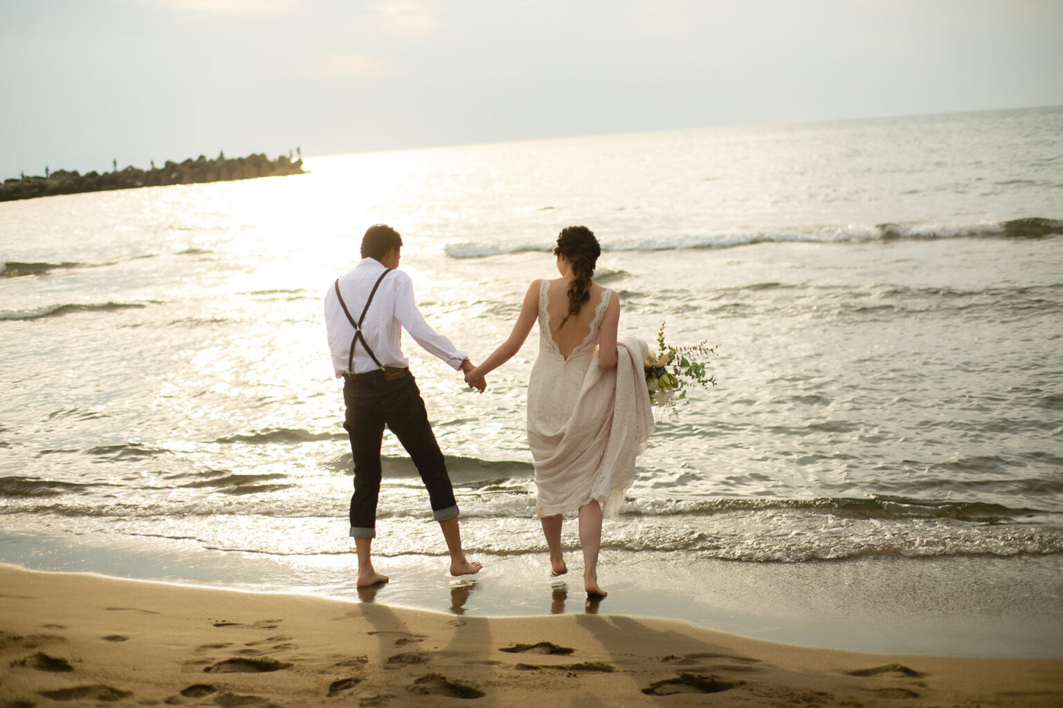 石川の海でオシャレなフォトウェディング