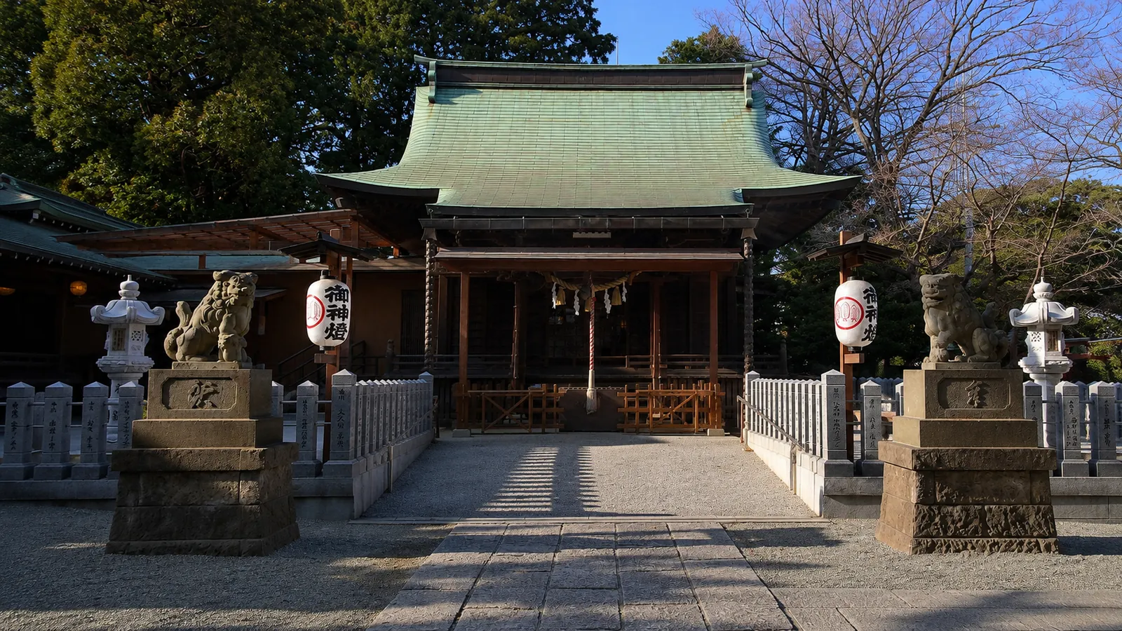 星川杉山神社の境内