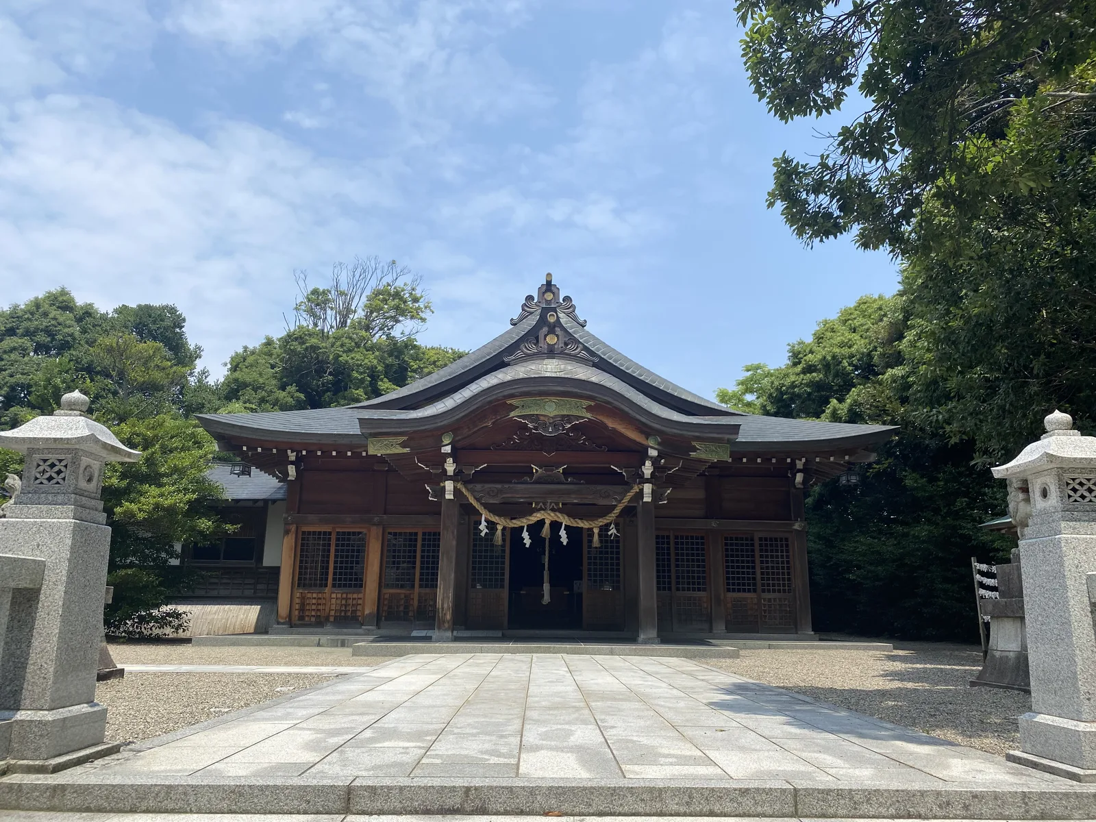賀茂神社の拝殿と広い参道|石川県かほく市横山|七五三の出張撮影