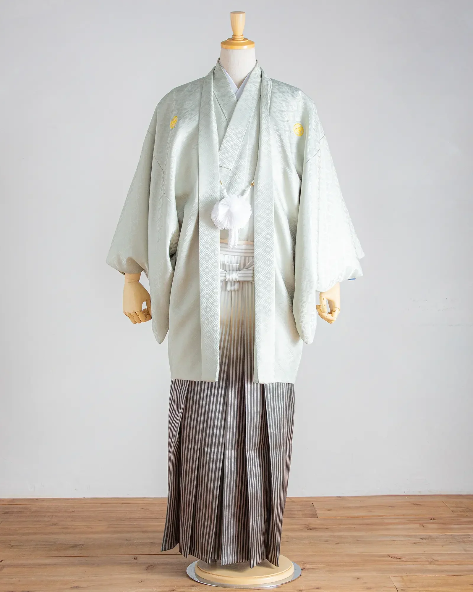 薄緑の紋付袴|男性和装・結婚式・前撮り衣装
