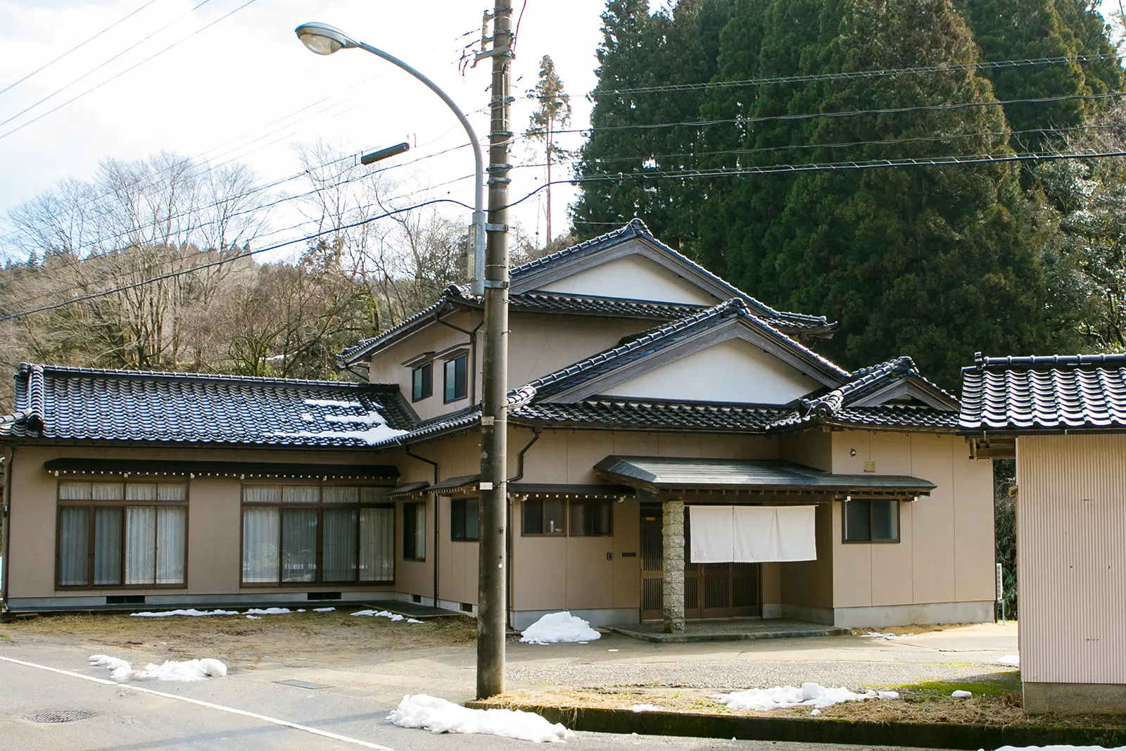 古民家を生かしたフォトジェリッシュ金沢店の外観