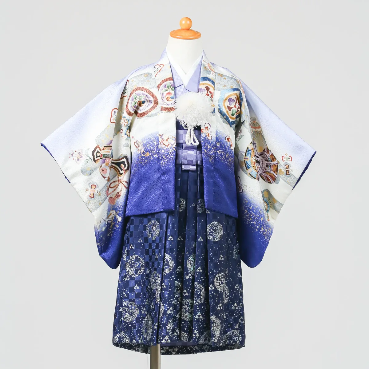 七五三 3歳男の子の羽織袴 白×紺・丸紋 品番B2-101｜フォトジェリッシュ金沢店