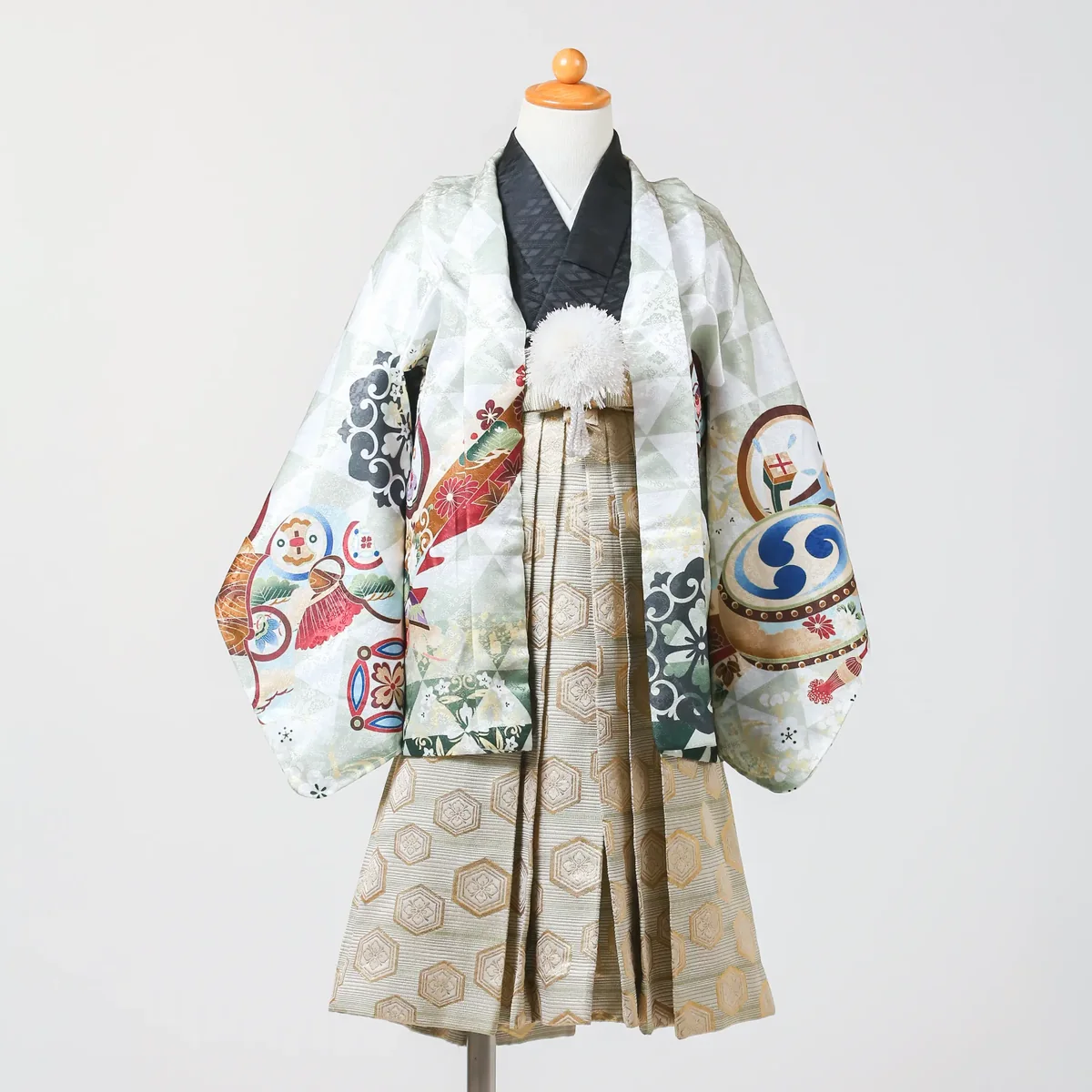 七五三 3歳男の子の羽織袴 白×黒・菱文・丸紋 品番B3-103｜フォトジェリッシュ金沢店