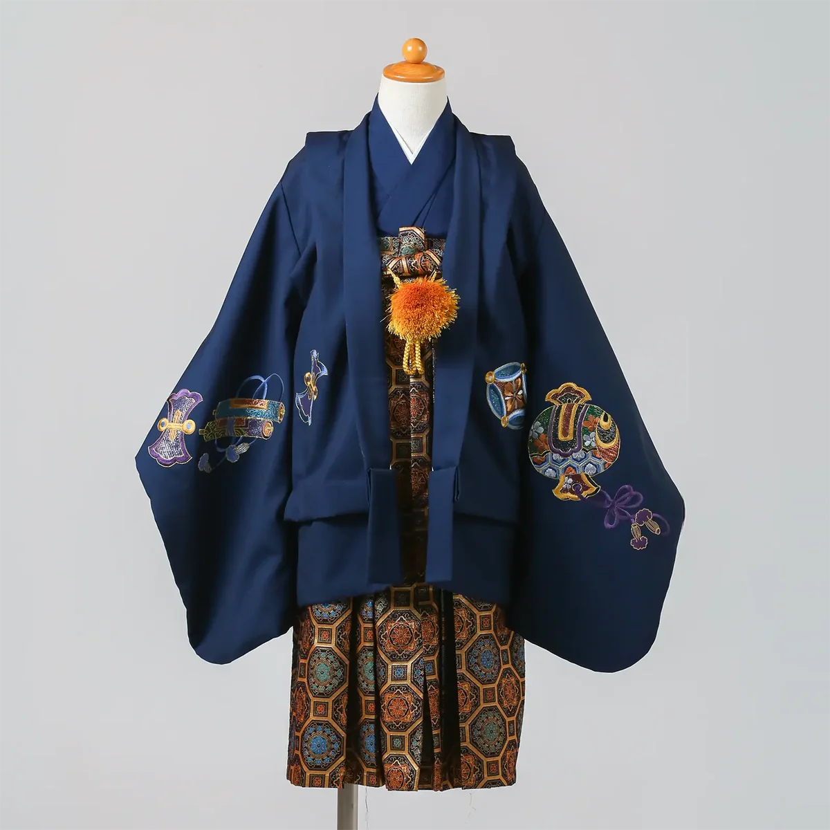 七五三 5歳男の子の羽織袴 紺・鼓と扇柄 品番B5-124｜フォトジェリッシュ金沢店
