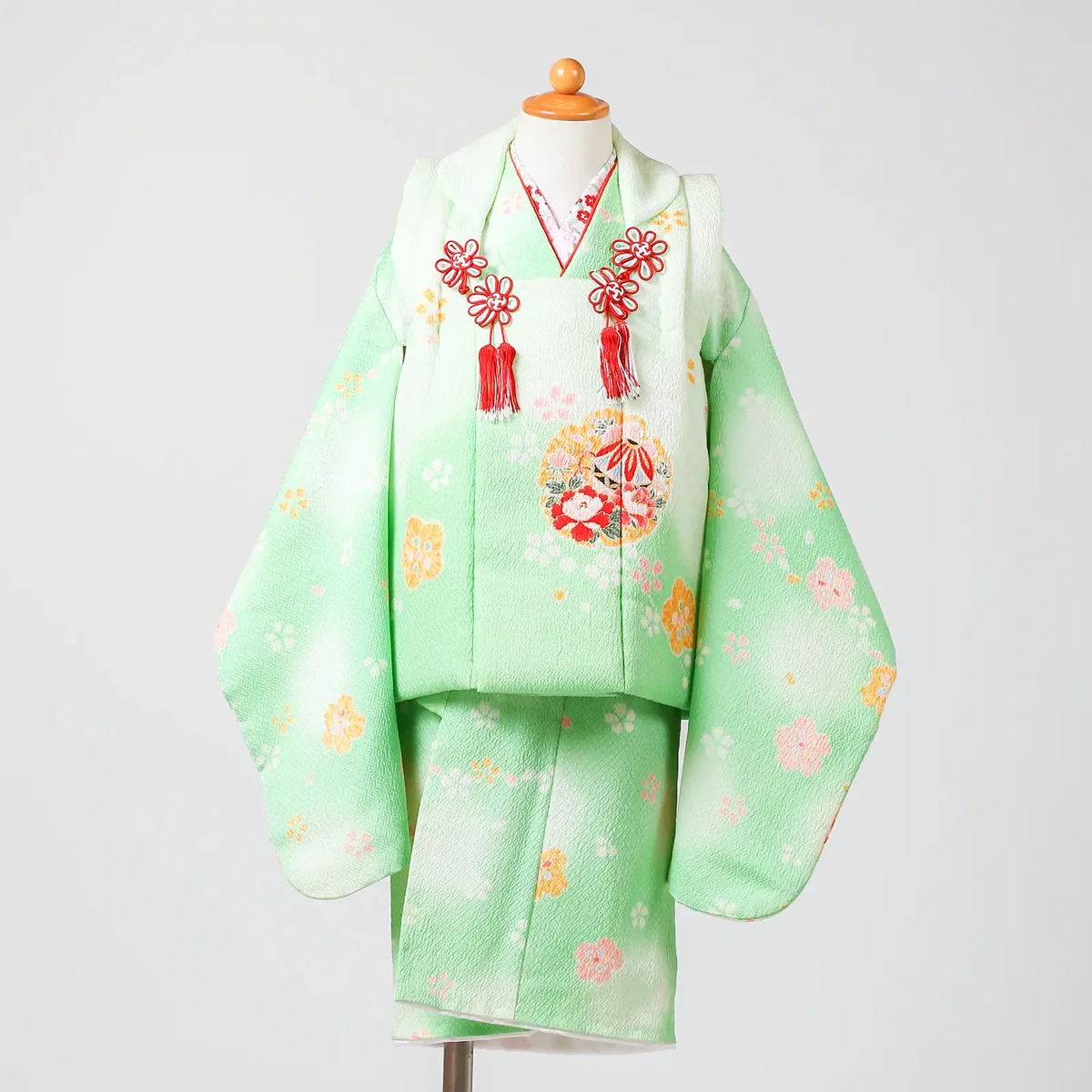 七五三 3歳女の子の被布 黄緑・梅（丸紋） 品番G3-108｜フォトジェリッシュ金沢店