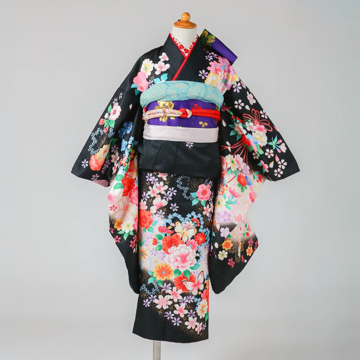 七五三 7歳女の子の四つ身 黒・牡丹と蝶柄 品番G7-140｜フォトジェリッシュ金沢店