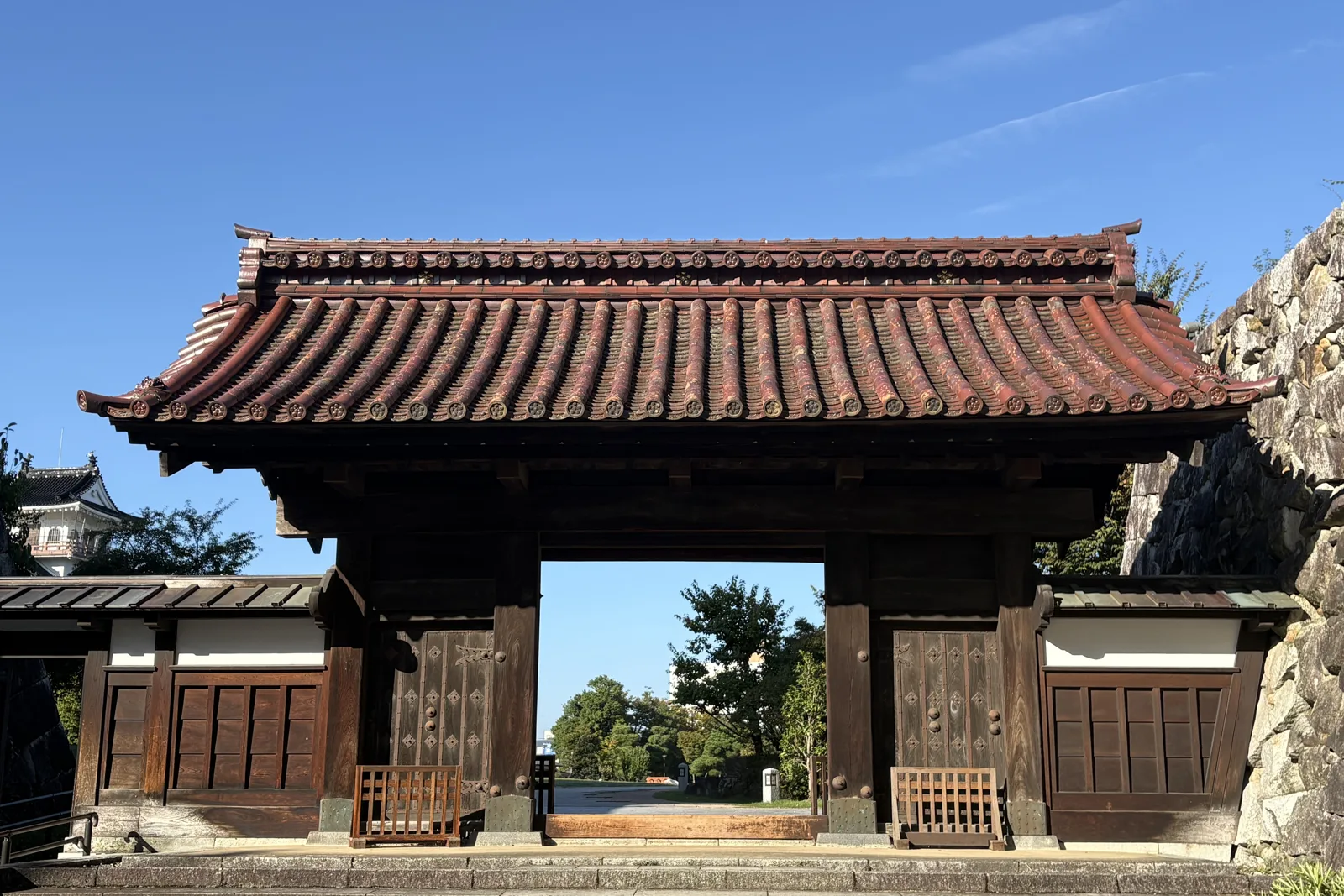 富山城址公園の千歳御門