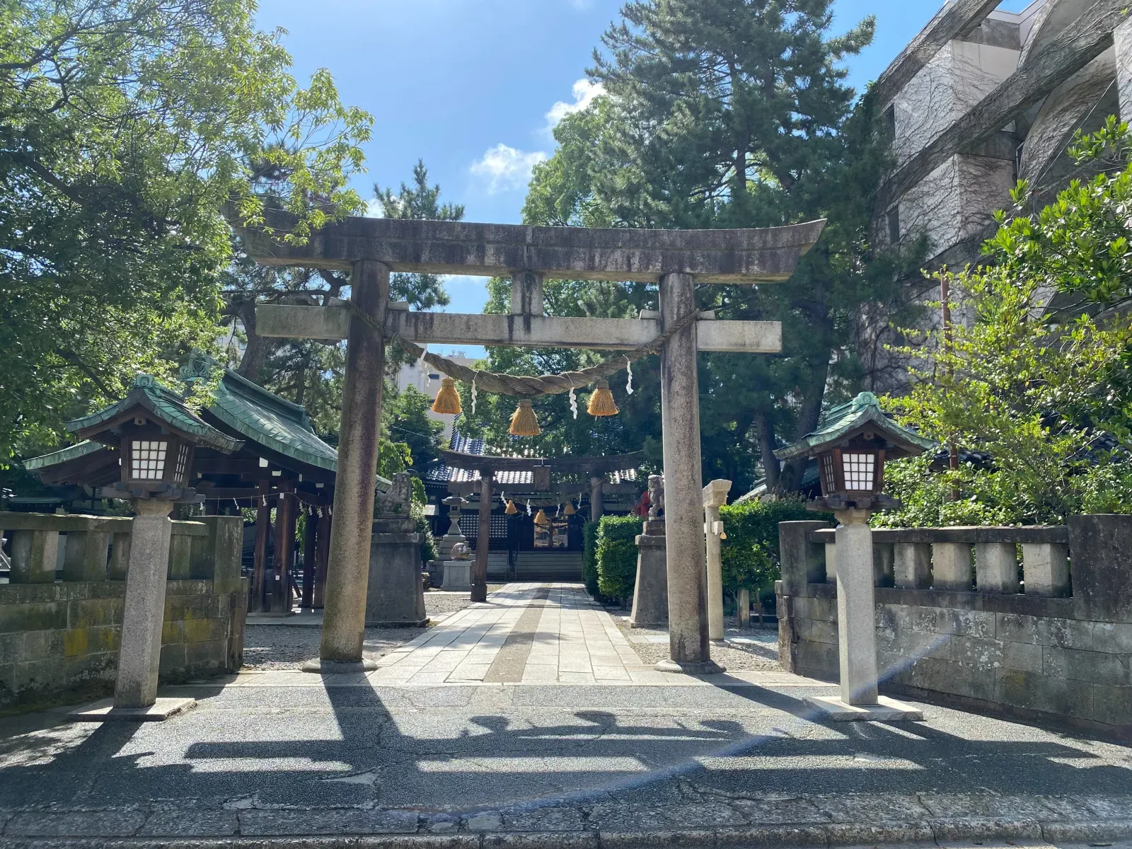 安江八幡宮の鳥居（金沢）｜フォトジェリッシュ出張撮影